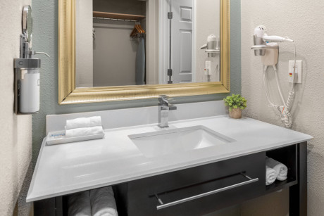 Welcome To YOSEMITE WESTGATE LODGE - Bathroom